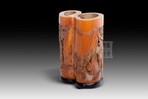 BH-025  竹雕筆筒 - “松聲琴韻”